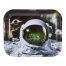 Bandeja supersmoker grande con dibujo de astronauta en la luna con un satélite de fondo